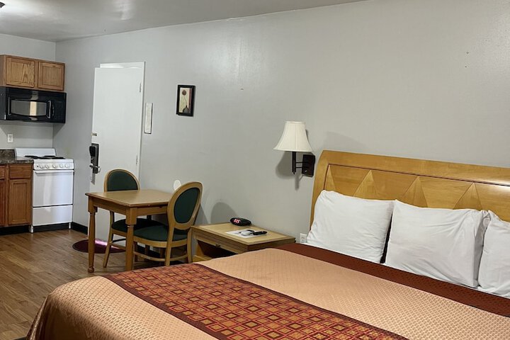 Room 3 of 12