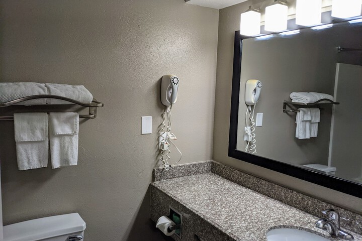Room 33 of 37