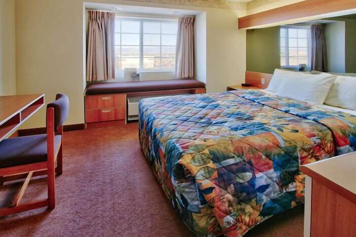 Western Skies Inn & Suites