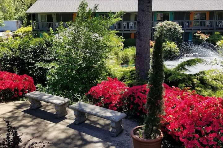 Hotel Exterior 85 of 92