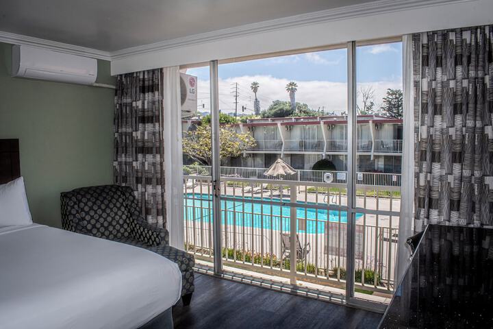 Travelodge by Wyndham Monterey Bay