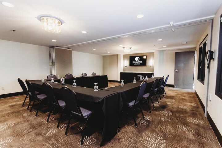 DoubleTree by Hilton Hotel Bloomington
