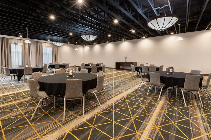 Ballroom/Hall 58 of 61