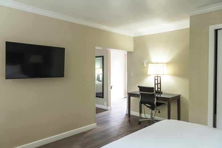Travelodge by Wyndham Monterey Bay