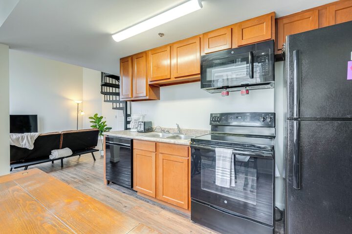 Unique & Stylish Studio Loft in Huntington!