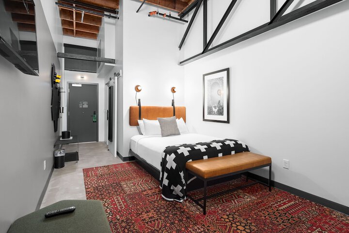 Room 27 of 58