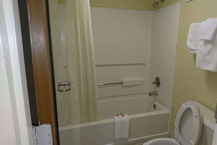 Room 17 of 34
