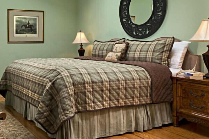 Inn at Huntingfield Creek