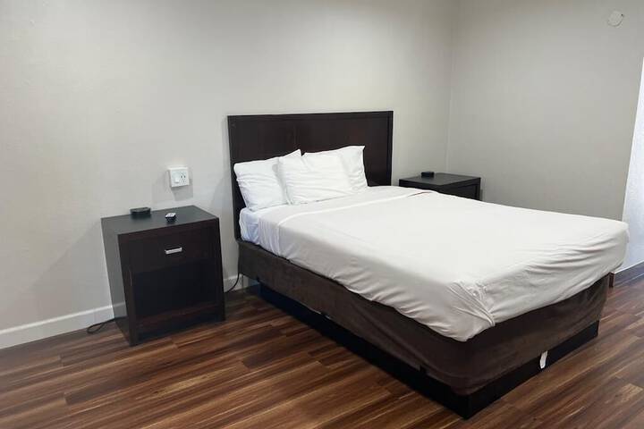 Room 9 of 13