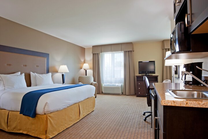 Room 27 of 60
