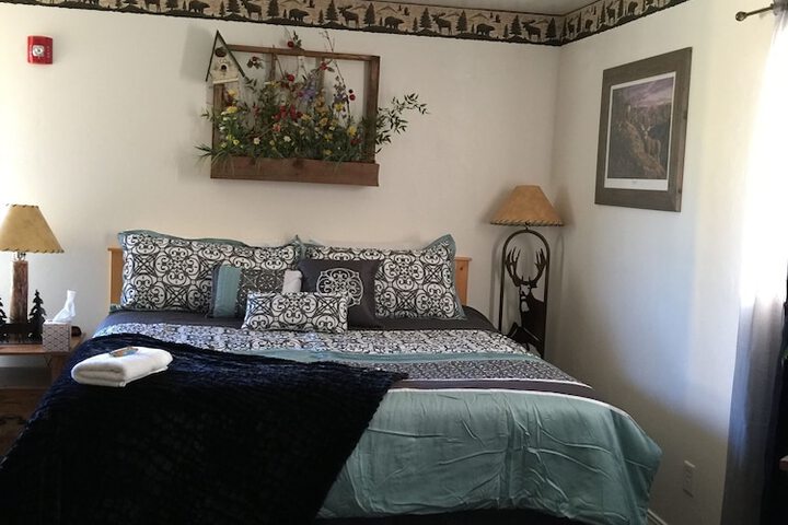 Rustic Inn Motel
