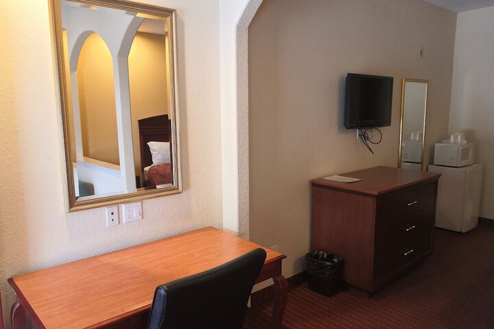 Room 13 of 35