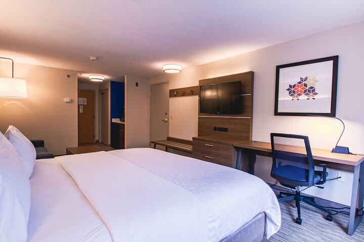 Room 70 of 109