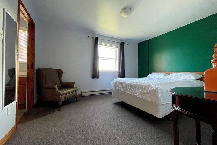 Room 53 of 111
