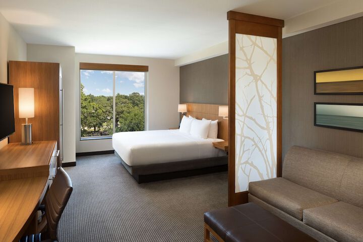 Room 12 of 46