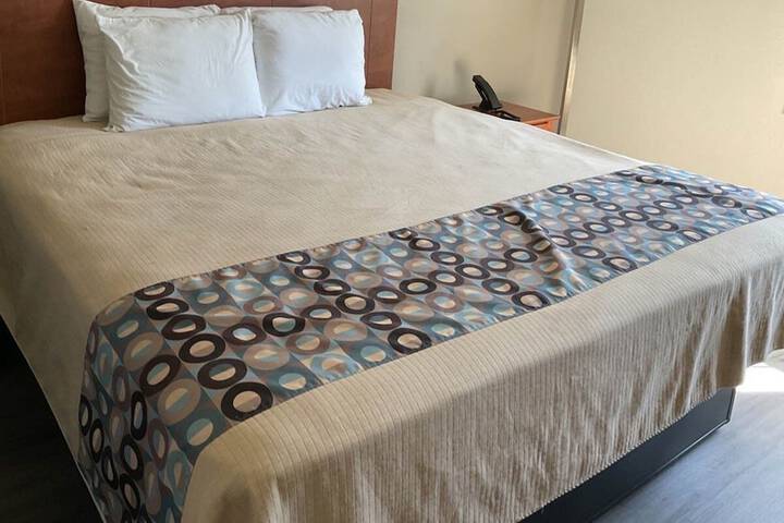 Room 6 of 7