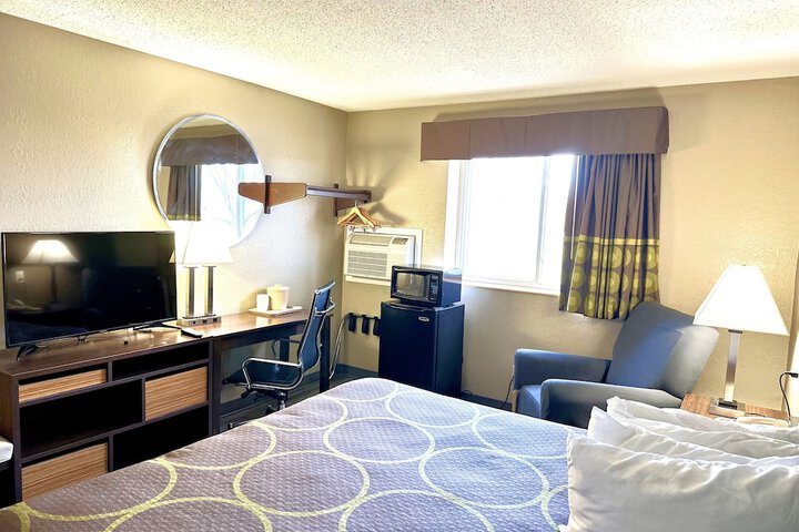 Room 48 of 66