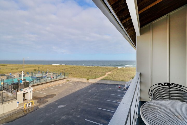 Waves Oceanfront Resort