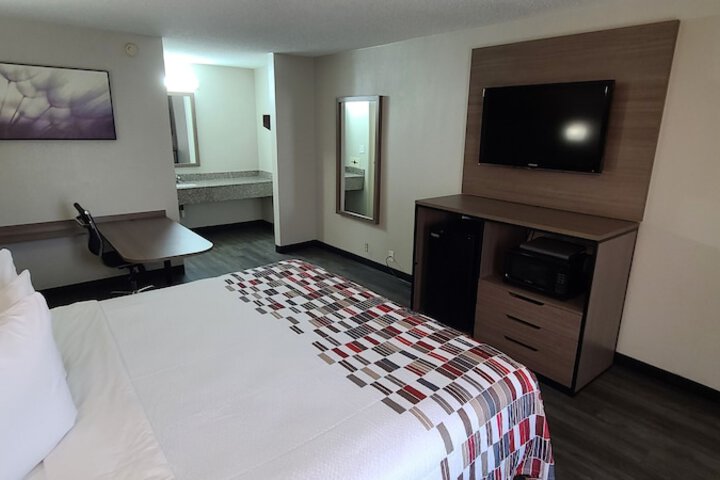 Room 11 of 15