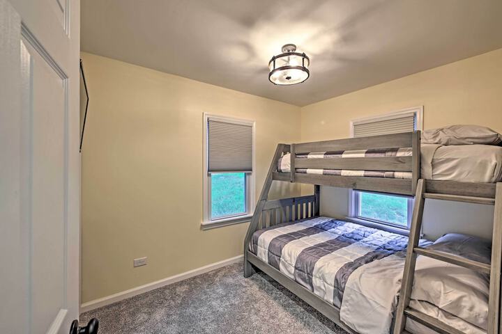 Updated Twin Lakes Cottage Walk to Lake Mary