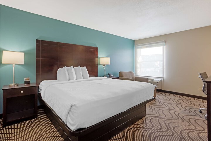 Room 10 of 36