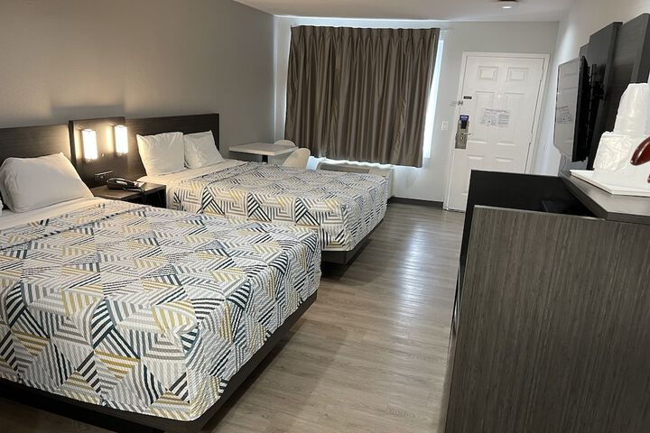 Room 33 of 34
