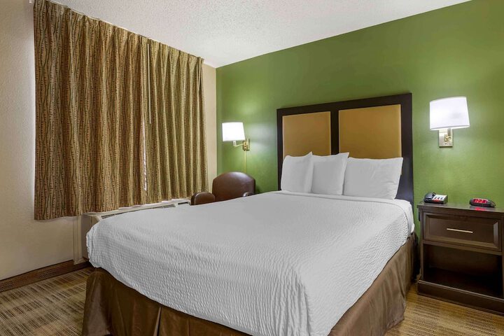 Room 16 of 29