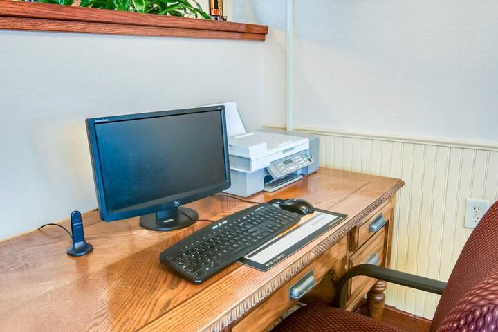 Business Center 38 of 38