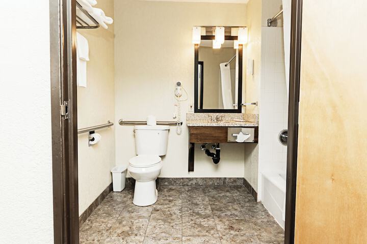Quality Inn & Suites Marinette