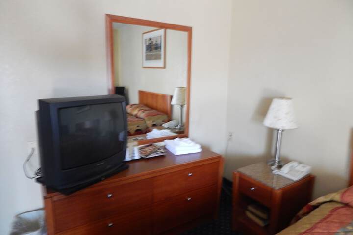Room 13 of 34