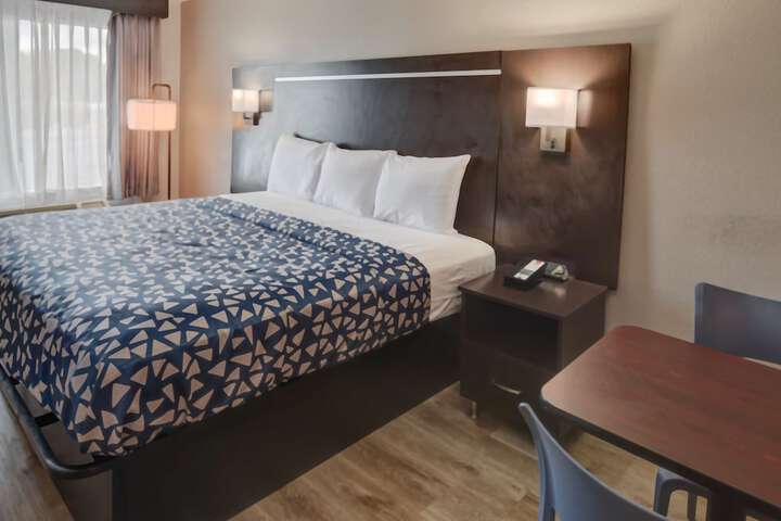 Room 13 of 21