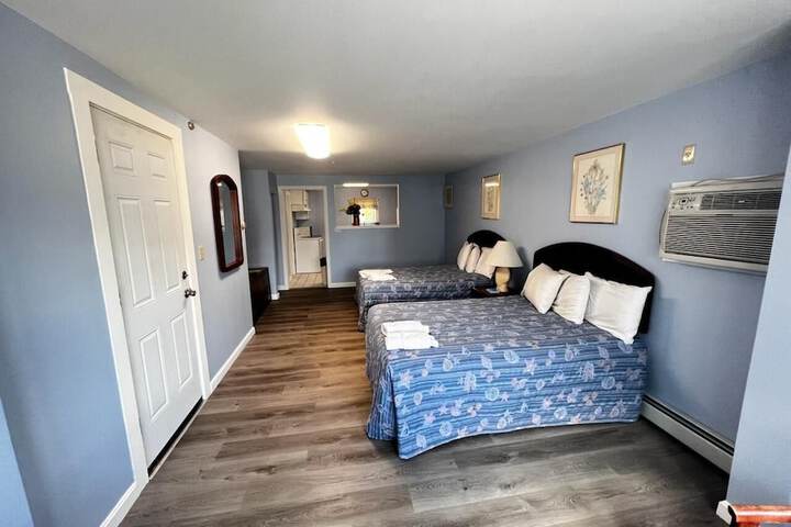Room 32 of 50
