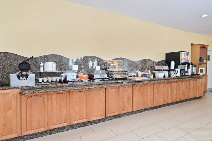 Breakfast/Coffee Service 28 of 30