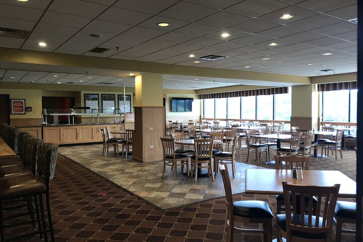 Days Inn & Suites by Wyndham Sutton Flatwoods