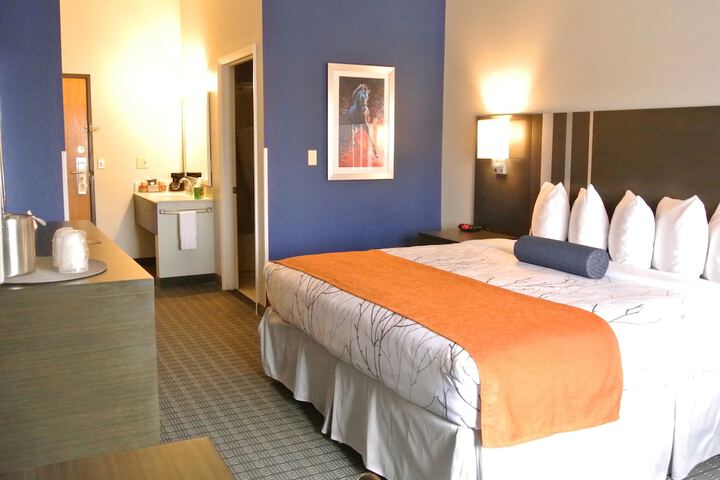 Room 10 of 31