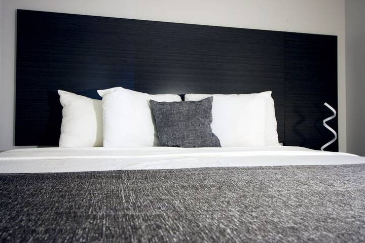 Room 32 of 51