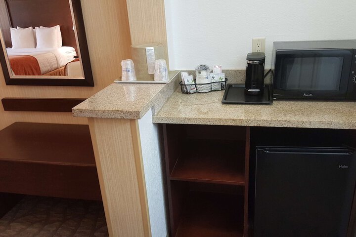 Best Western San Dimas Hotel & Suites