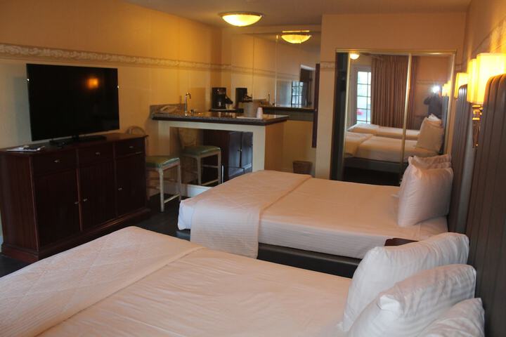 Room 18 of 65