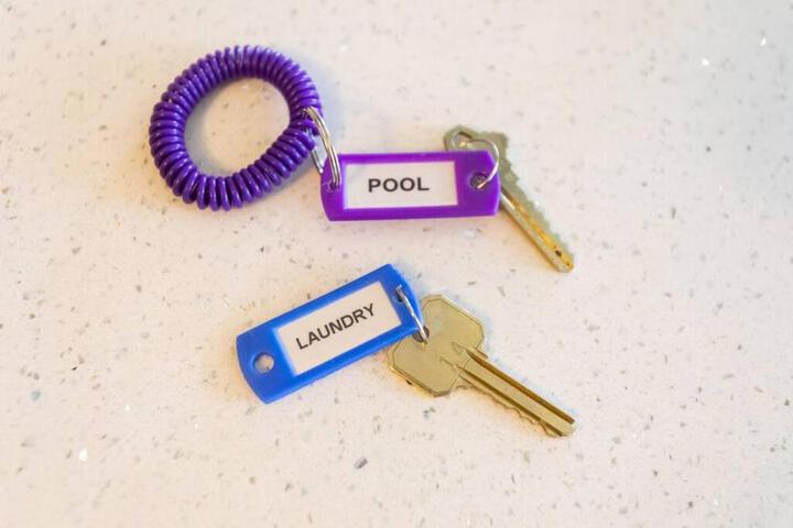 Cali Condo+BBQ+MemoryFoamBeds+12min to Beach