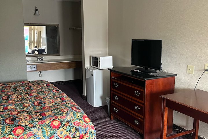 Room 9 of 20