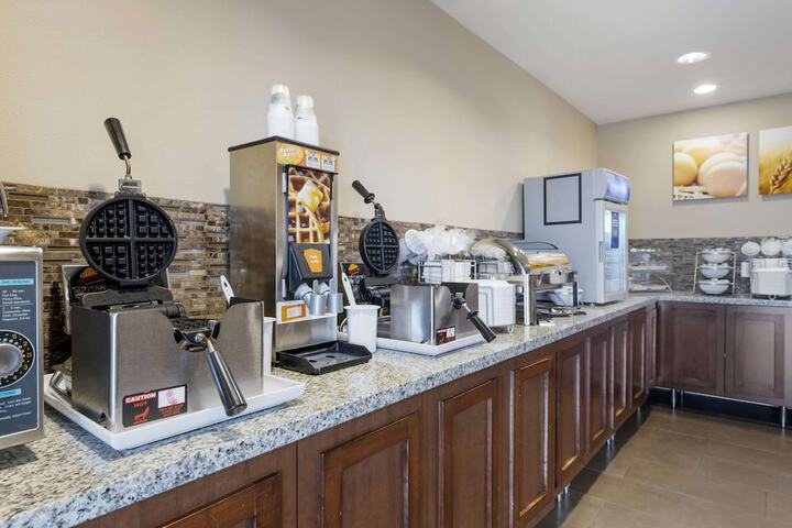 Breakfast/Coffee Service 32 of 35