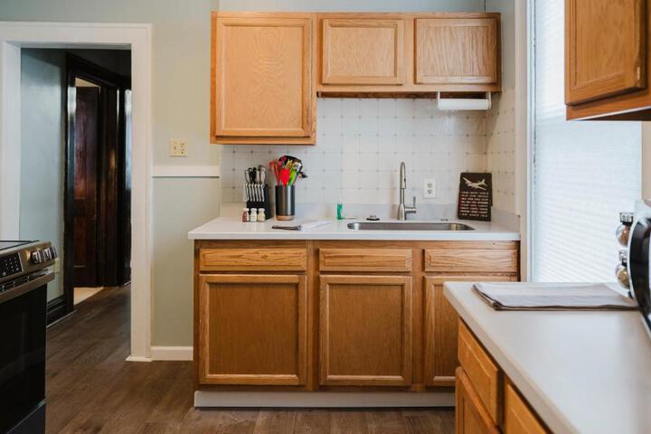 Sr Pilot Earhart Hangar Suite 2 br K & Q, 1 Ba