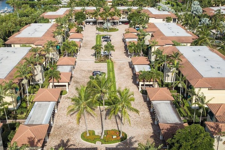 Naples Bay Resort & Marina