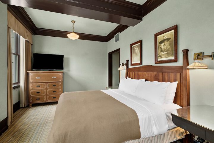 Room 40 of 77