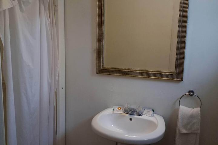 Room 6 of 19