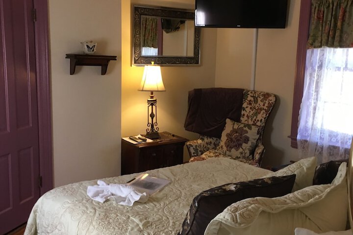 Room 33 of 37