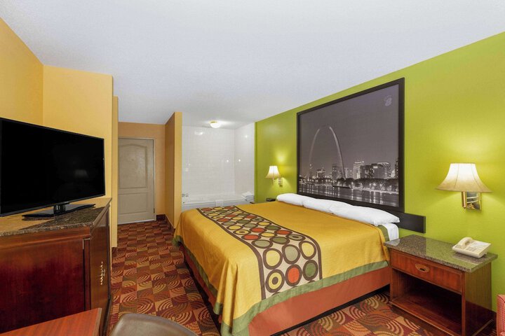 Room 13 of 15