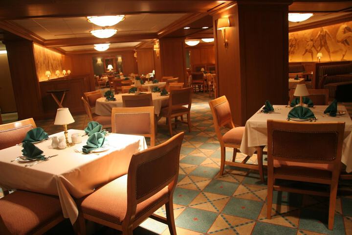 Dining 49 of 57