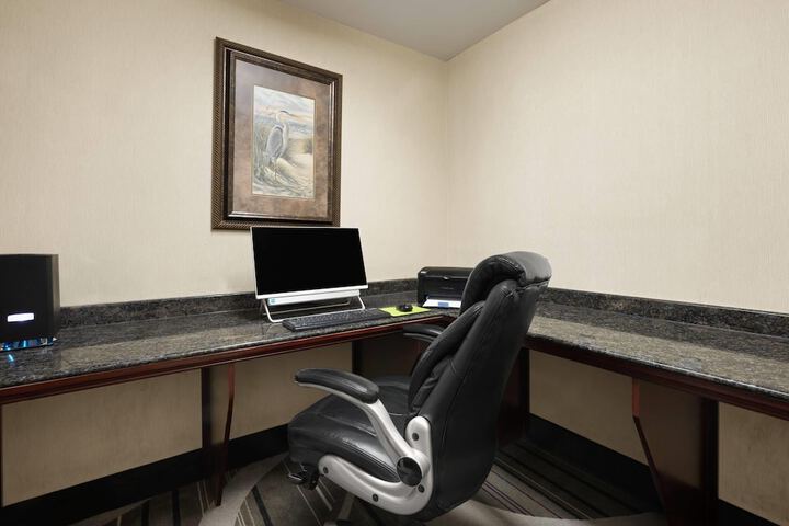 La Quinta Inn & Suites by Wyndham Savannah Airport - Pooler