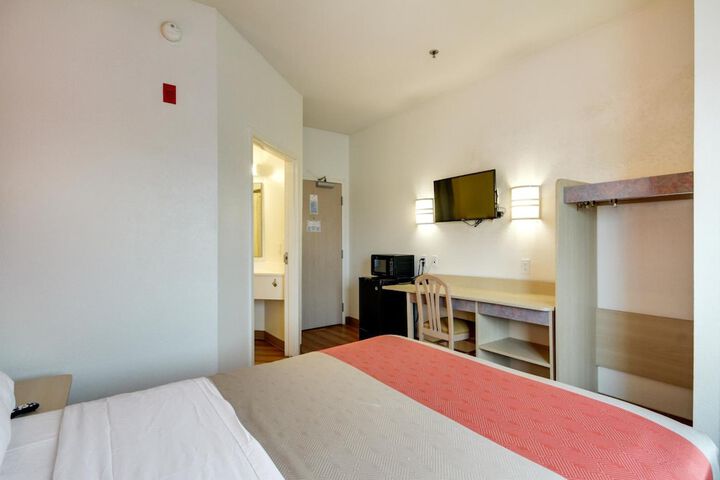 Room 37 of 41